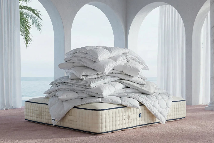 Dekbed dat ruim over de randen van het matras valt