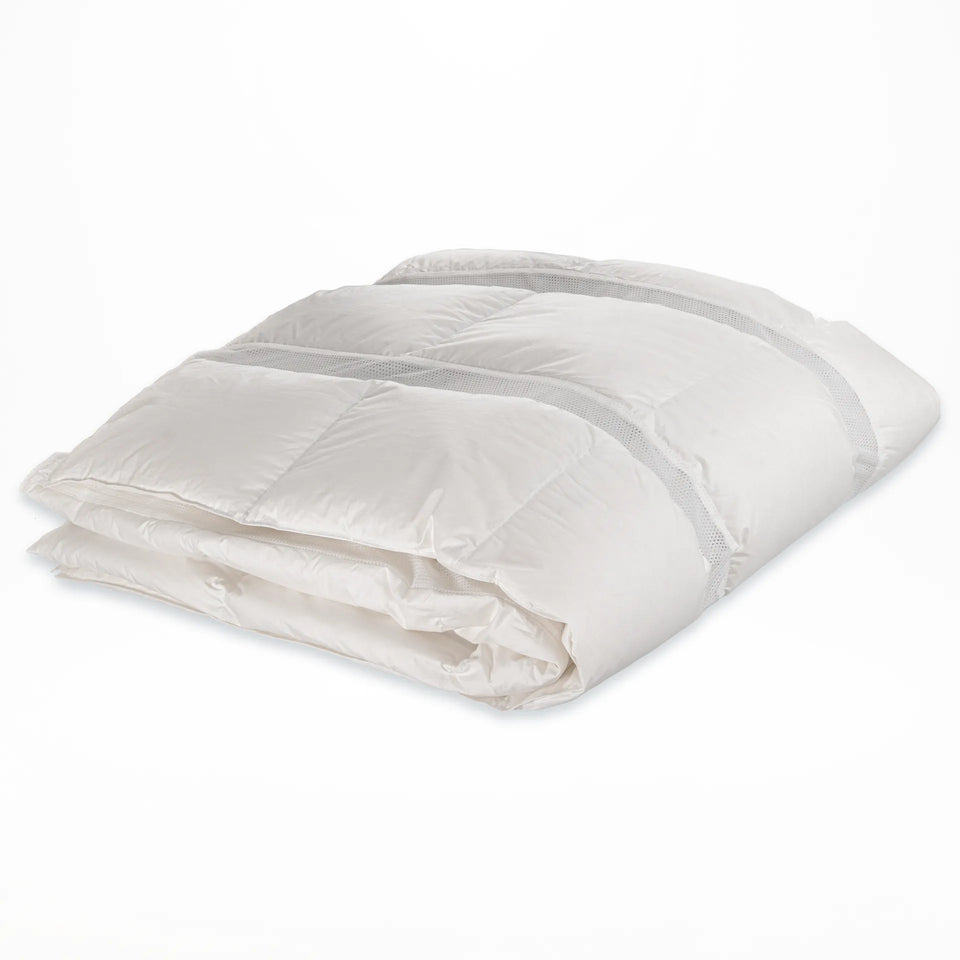 100% Ganzendons dekbed Aerion met actieve ventilatiestroken opgevouwen
